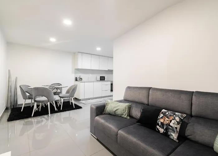 Host Wise - Spacious Noble Ace Location *