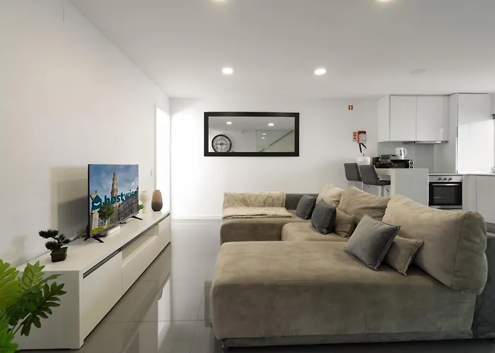 Host Wise - Spacious Noble Ace Location Апартаменты