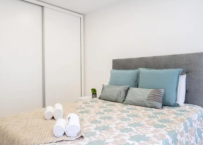 Host Wise - Spacious Noble Ace Location * 波尔图