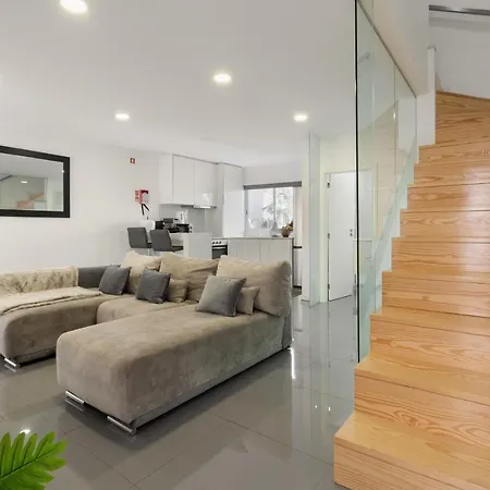 Host Wise - Spacious Noble Ace Location Oporto