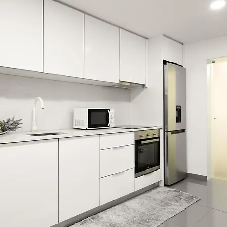Host Wise - Spacious Noble Ace Location * Oporto