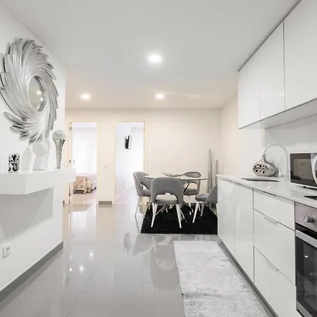 Host Wise - Spacious Noble Ace Location דירה פורטו