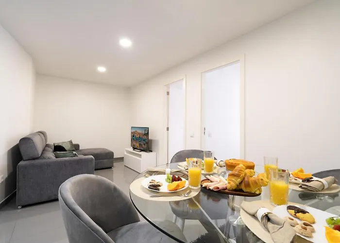 Host Wise - Spacious Noble Ace Location *