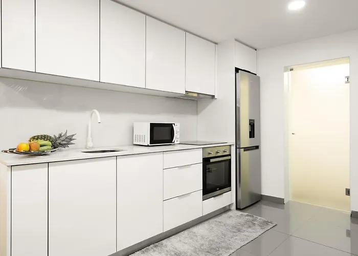 Host Wise - Spacious Noble Ace Location * Porto