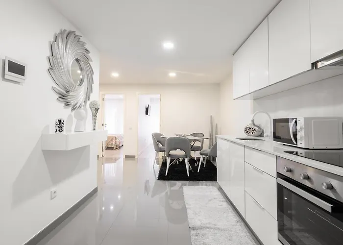 Host Wise - Spacious Noble Ace Location Appartement Oporto